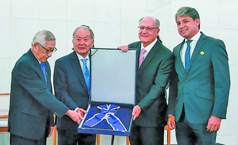 COMUNIDADE     Bunkyo é condecorado com a mais alta honraria da Ordem do Rio Branco