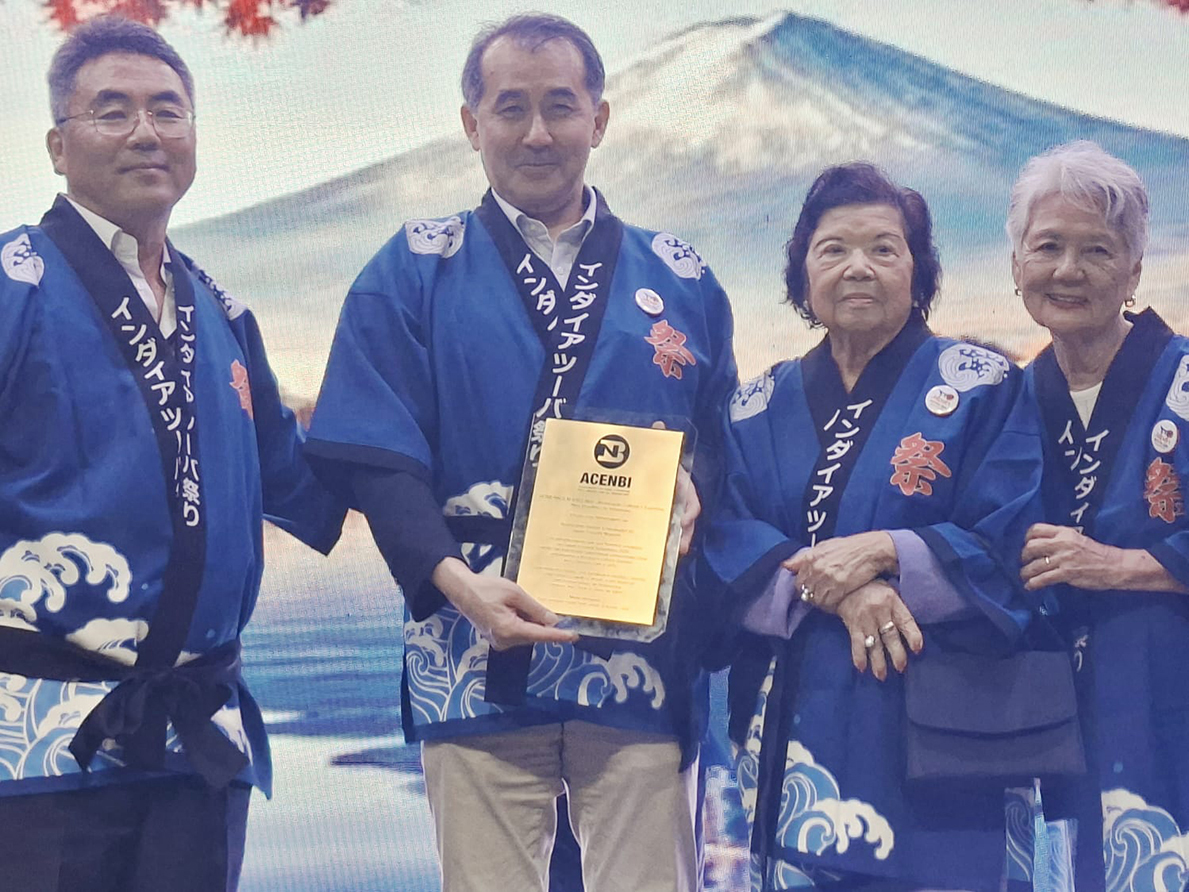 Diretoria da Acenbi prestou homenagens ao embaixador na abertura do evento